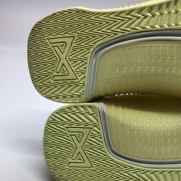 Women’s Nike Metcon 9 White/Yellow DZ2537-106 USED Mark inside sz 9 - Picture 7 of 12